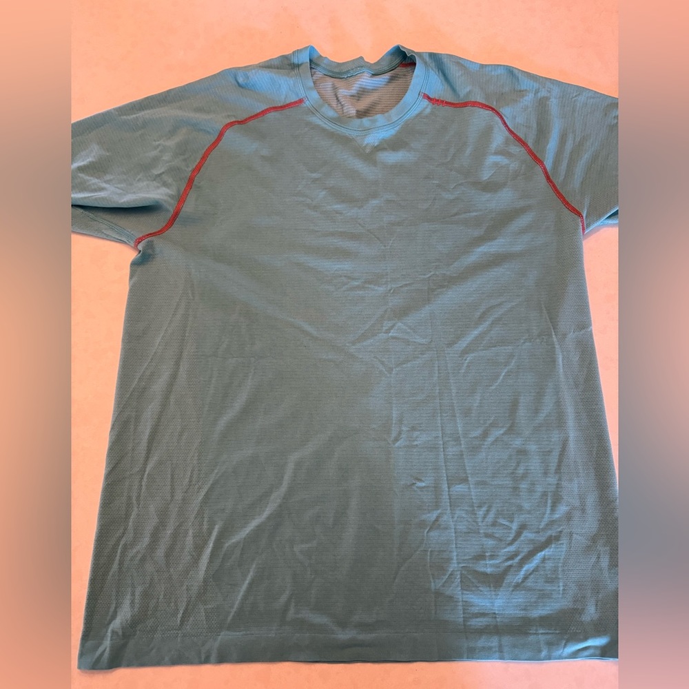 Lululemon Metal Vent Shirt Sleeve